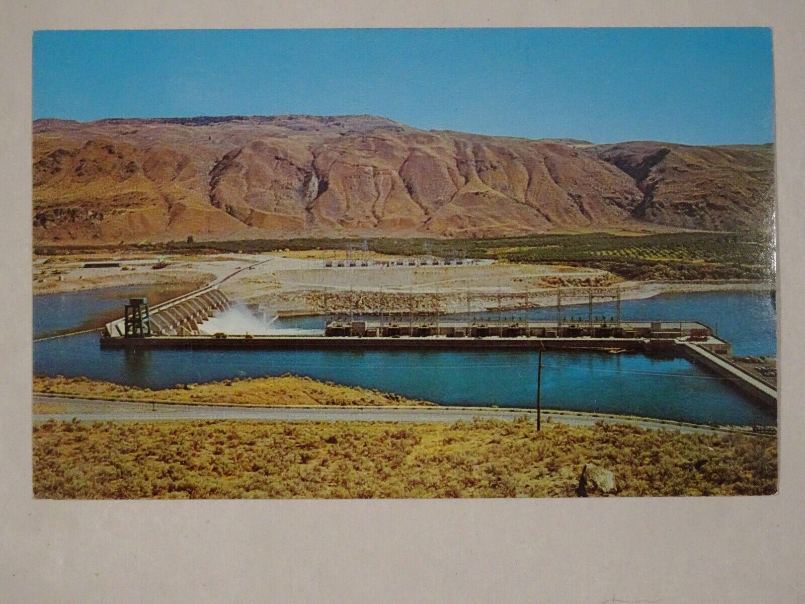 c1960s Postcard Rocky Reach Dam Columbia River Wenatchee WA USA Unposted
