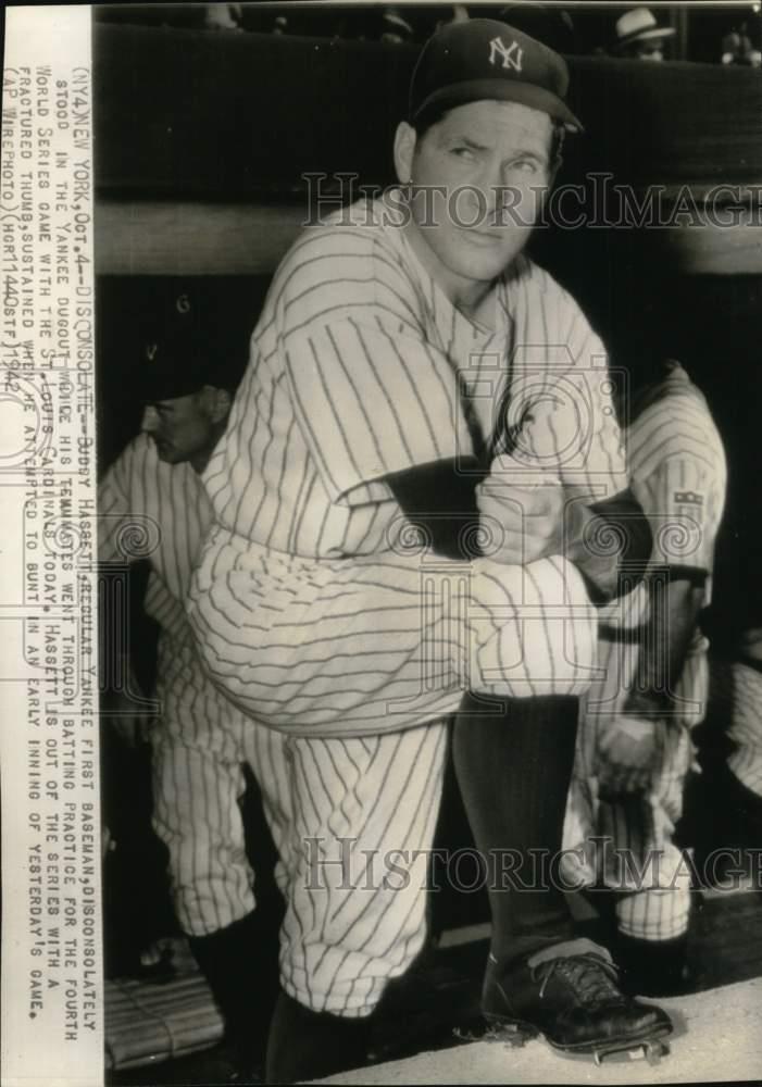 1942 Press Photo Buddy Hassett at Yankee\'s batting practice, Baseball, New York