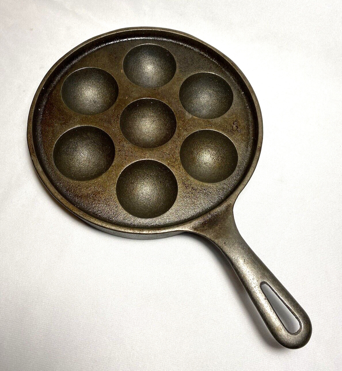 GRISWOLD ~ Vintage Cast Iron AEBLESKIVER PANCAKE BALL PAN (962)