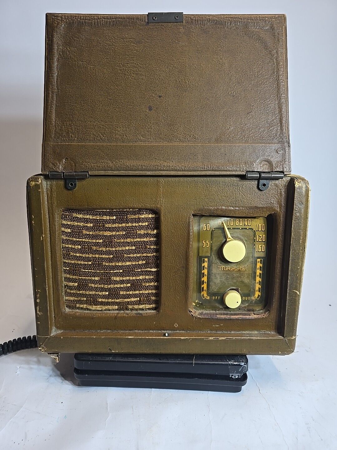 1946 Motorola Model 65L11 Tube Suitcase Traveler Radio Leather Vintage Art Deco