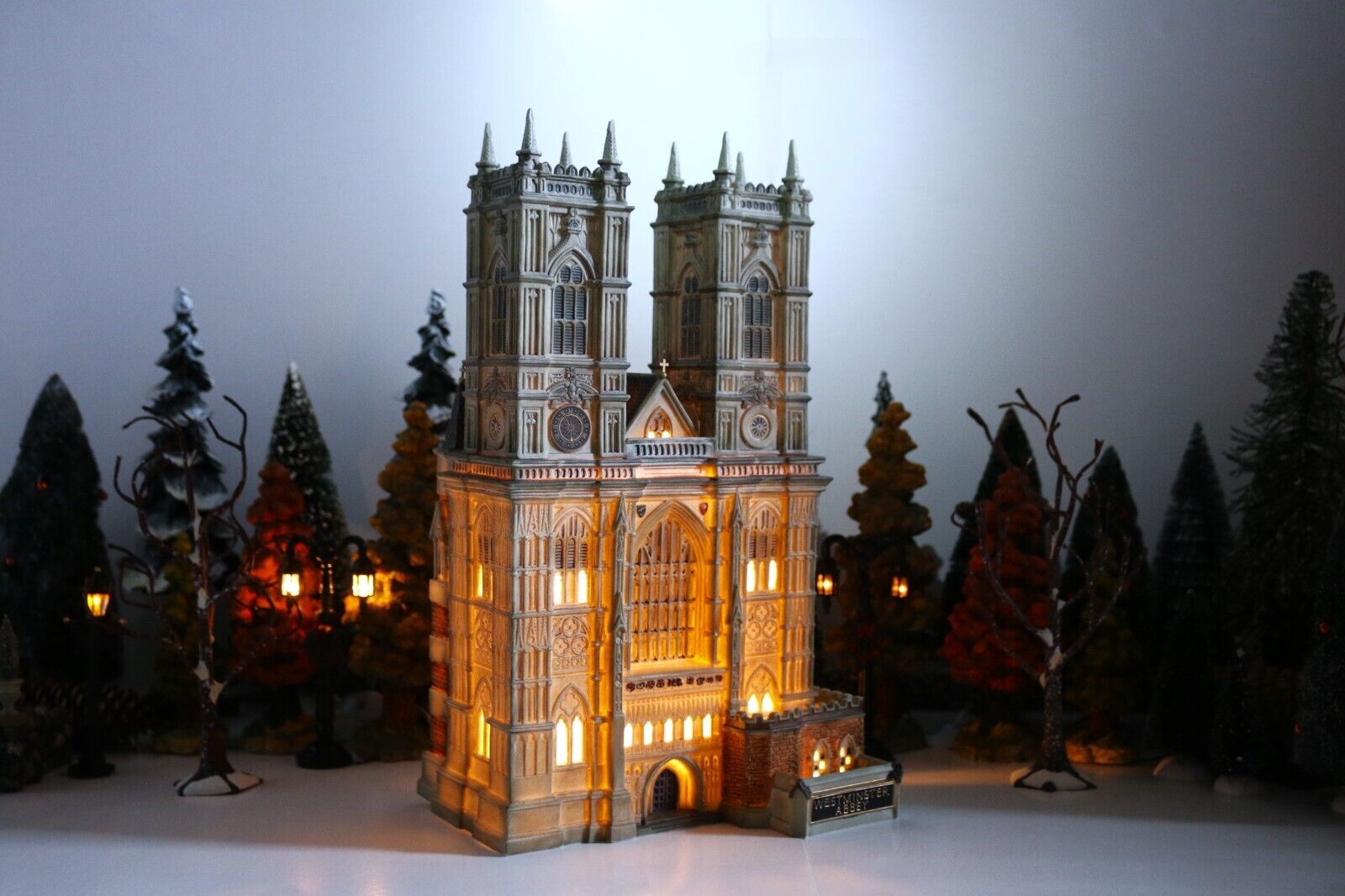Department 56 Dickens Westminster Abby , New