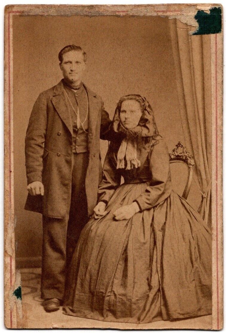 ANTIQUE CDV CIRCA 1860s HUSBAND & WIFE YOUNG ROMANTIC COUPLE AALBORG DENMARK