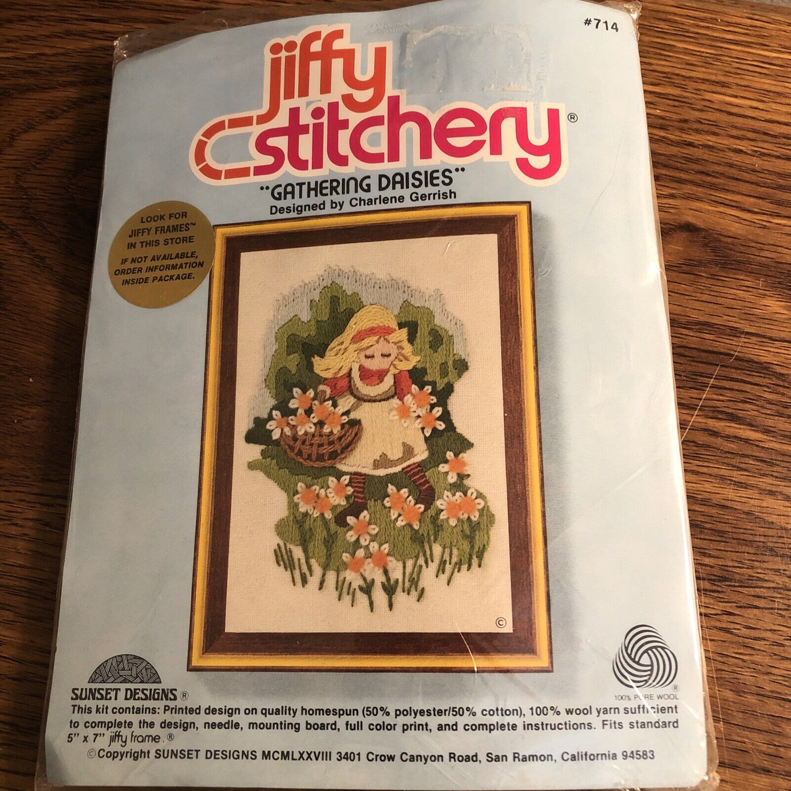 NEW NOS NIP Vintage Jiffy Stitchery Kit Gathering Daisies  #714 Charlene Gerrish