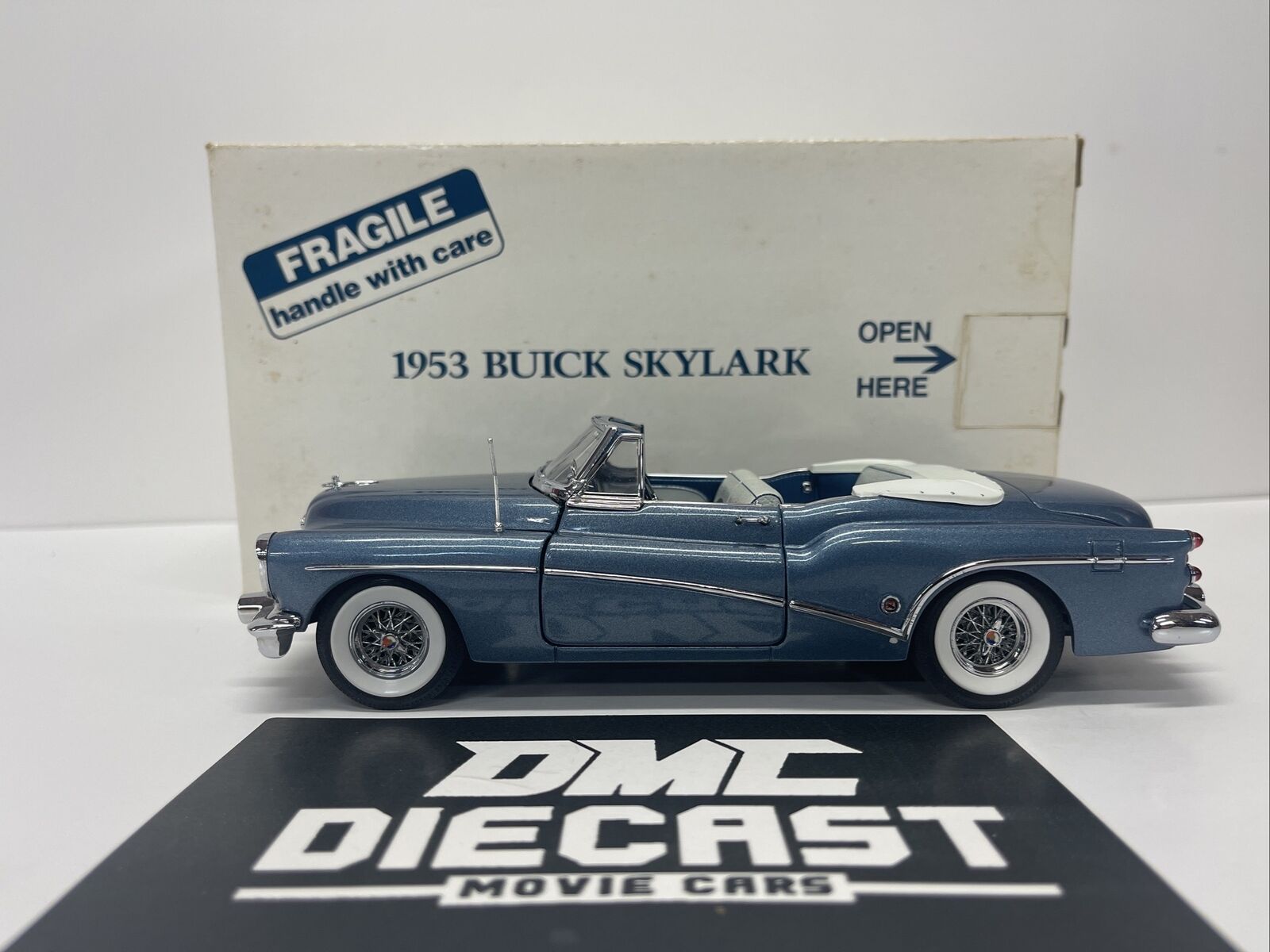 Danbury Mint 1953 Buick Skylark Convertible  1:24 Diecast - Blue- Beautiful