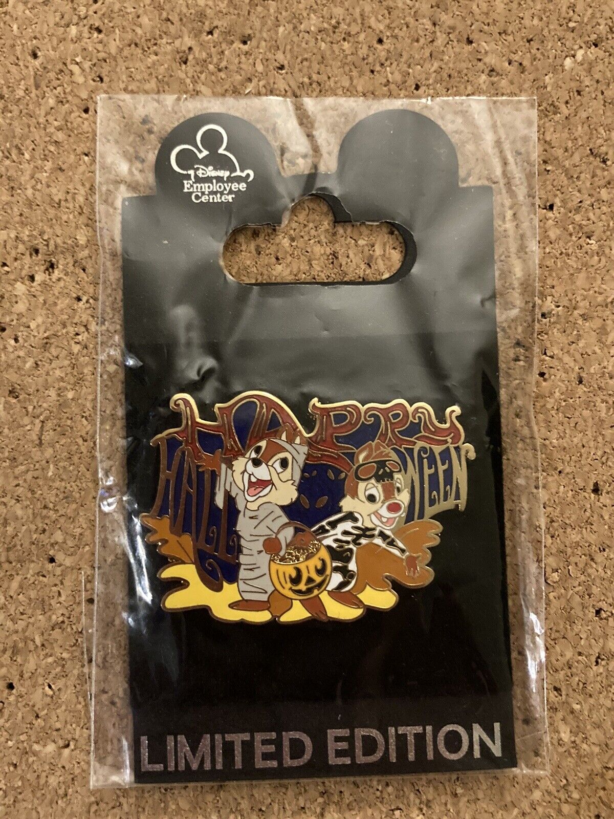 DEC Disney Employee Center Chip and Dale Happy Halloween 2010 LE 150 Cast Pin