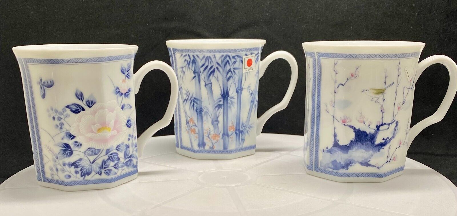 BEAUTY SET OF THREE JAPANESE TEA CUPS MUGS FLOWERED BLUE AND WHITE c1995 v/g
