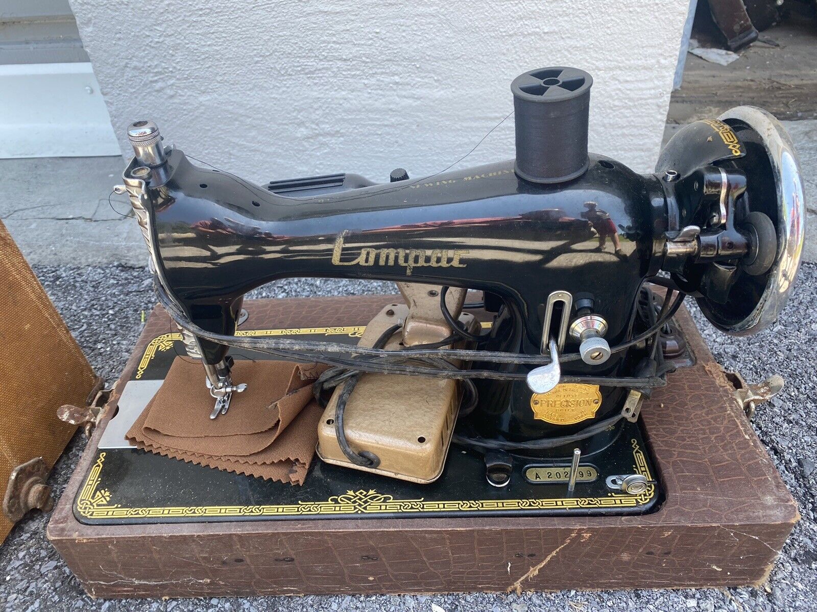 Vintage Precision Compac Sewing Machine ~ Made In Occupied Japan EXCELLENT