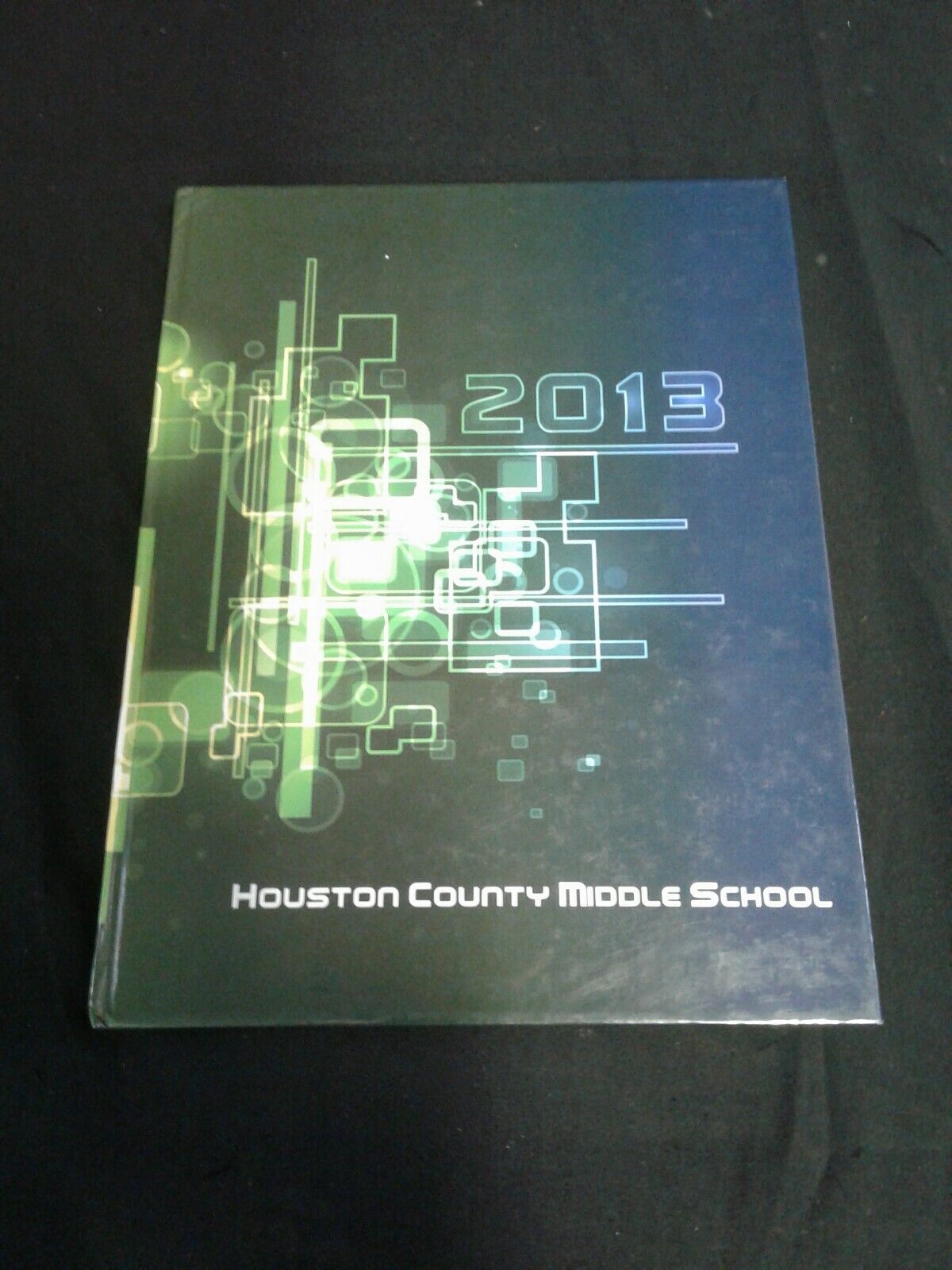 2013 Houston Middle School  Yearbook , Erin, Tennessee