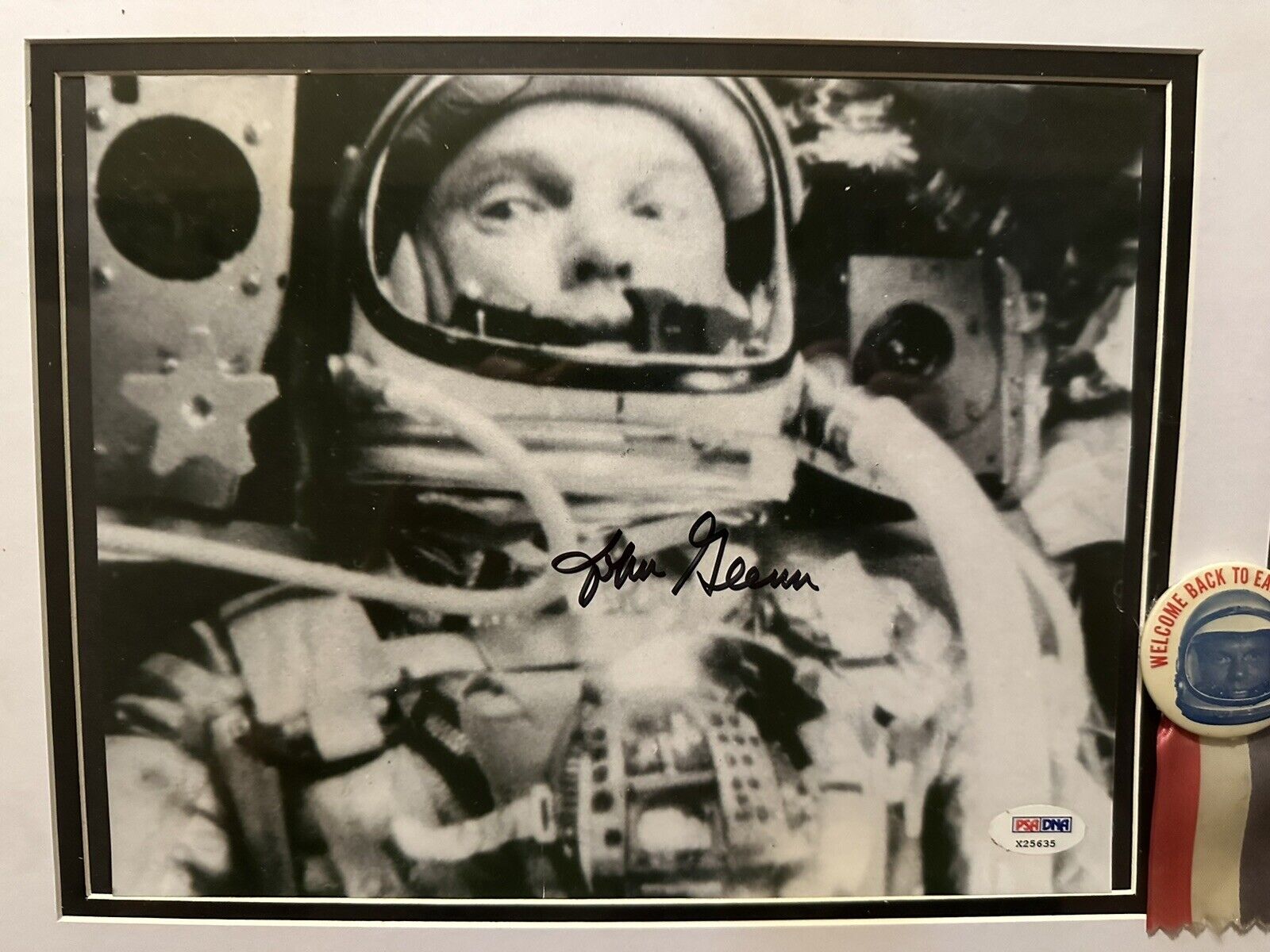 JOHN GLENN Signed Mercury Photo 8x10  PSA/DNA Return To Space Photo Pins. Framed
