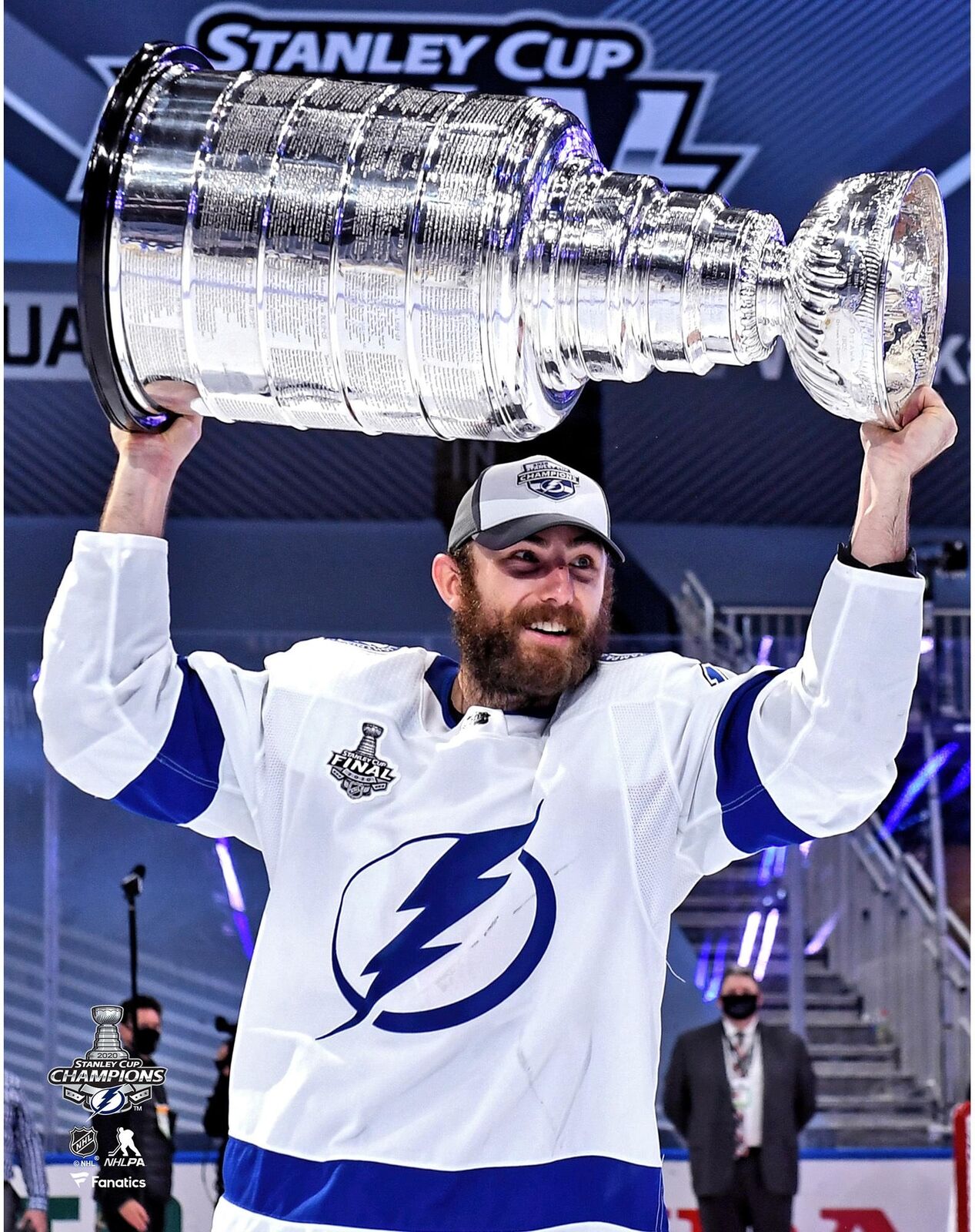 Barclay Goodrow TB Lightning UnSignd 2020 Stanley Cup Champs Raise Cup Photo