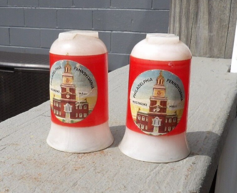 Vintage Red Plastic Independence Hall Salt & Pepper Shakers Philadelphia Pa