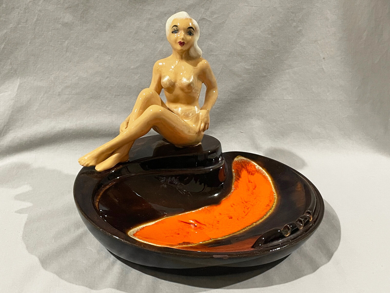 Vintage 1950s-60s PIN-UP NUDE LADY ASHTRAY