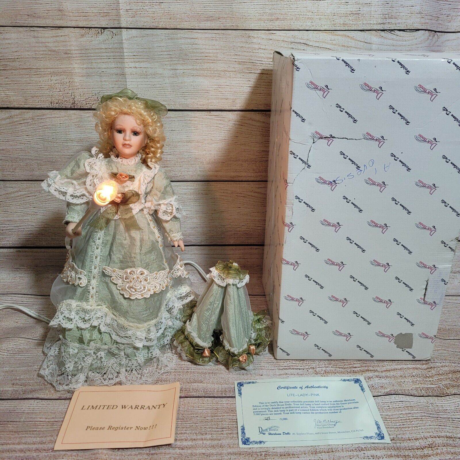 Limited Edition Duck House Heirloom Dolls LITE LADY PINK umbrella lamp