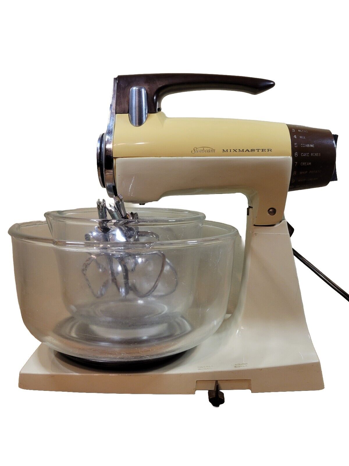 Vintage 1960\'s (Working) Stand SUNBEAM Mixmaster w/2 Bowls & 3 Beaters, Preowned