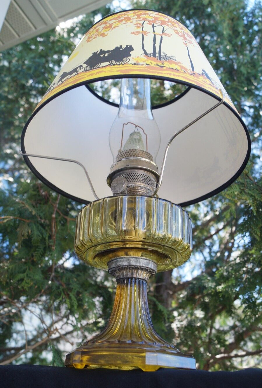 Antique Aladdin 1935 - 36 Amber Corinthian Model B-101 Oil Lamp & #144 Shade