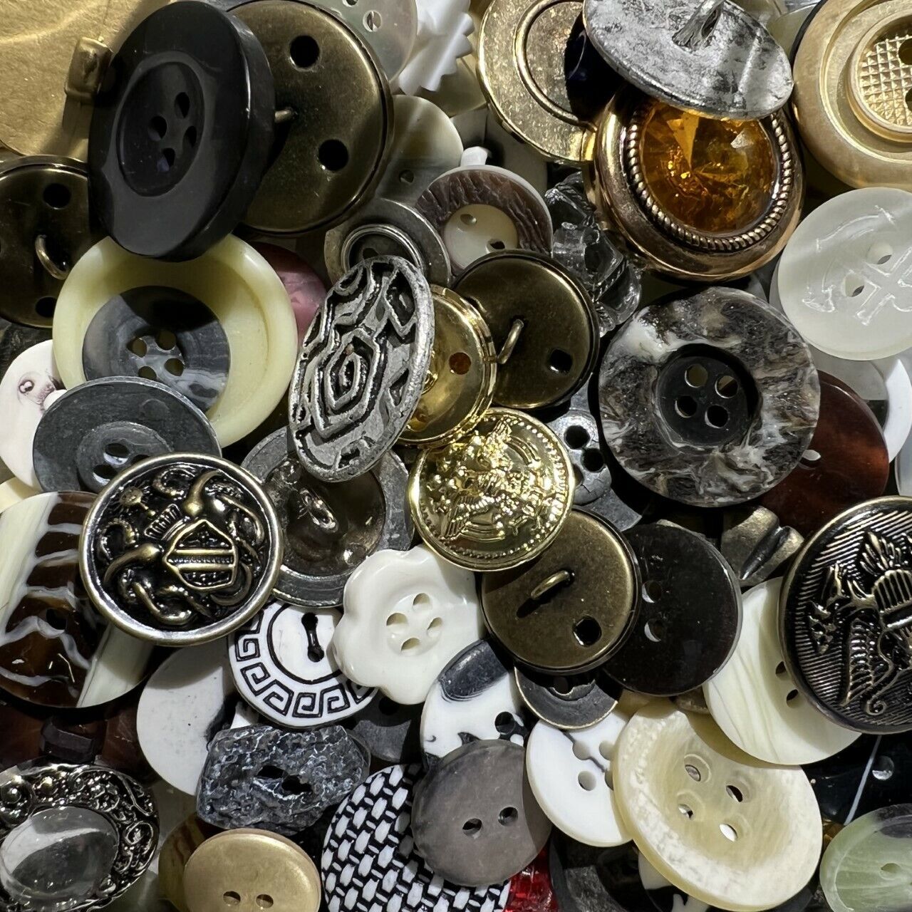 100 pcs MIXED LOT of OLD-VINTAGE & NEW Buttons ALL TYPES & SIZES