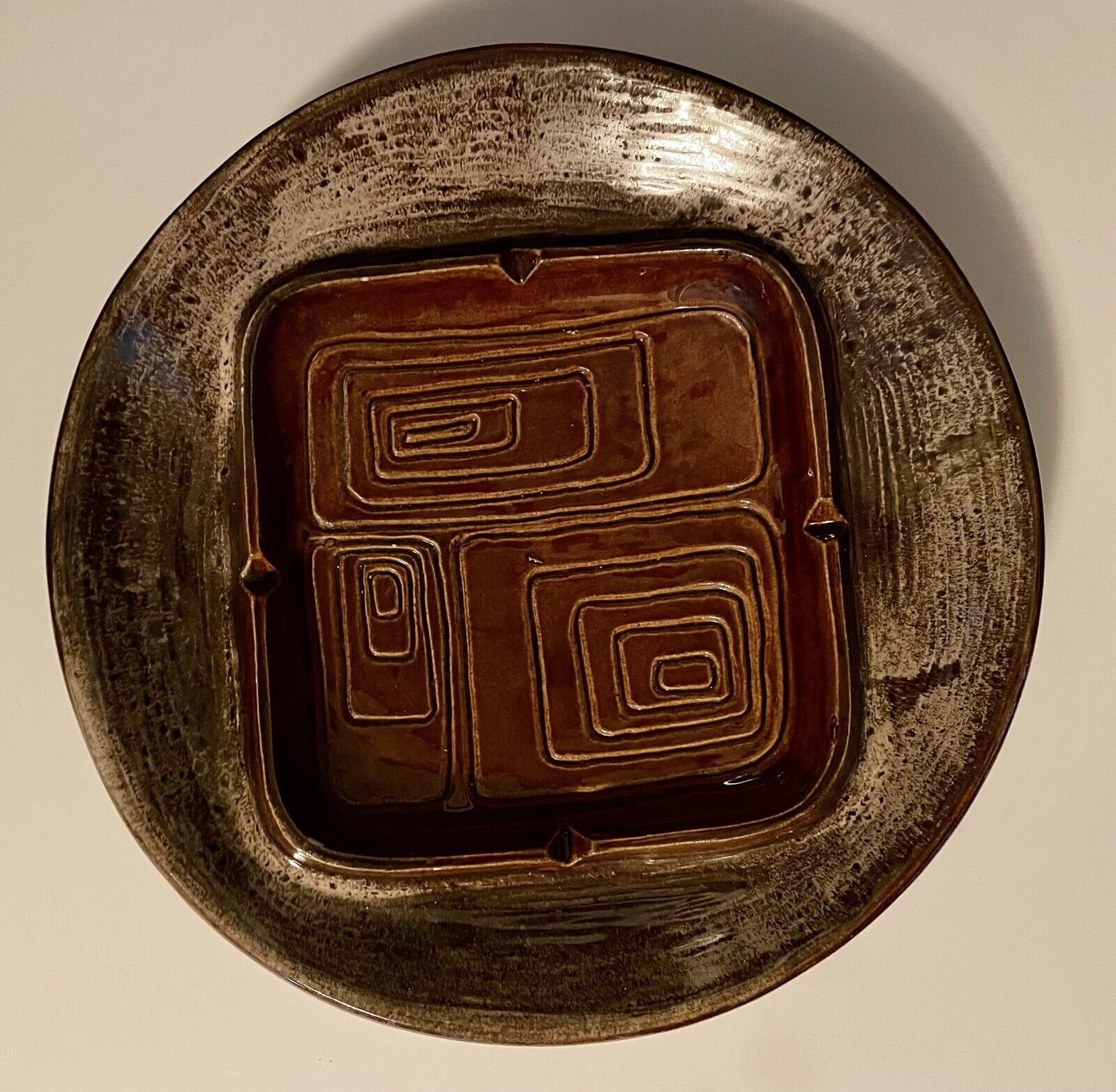 Haeger Vintage MCM Brown Round Abstract Ceramic Ashtray Geometric #2150 10.5”