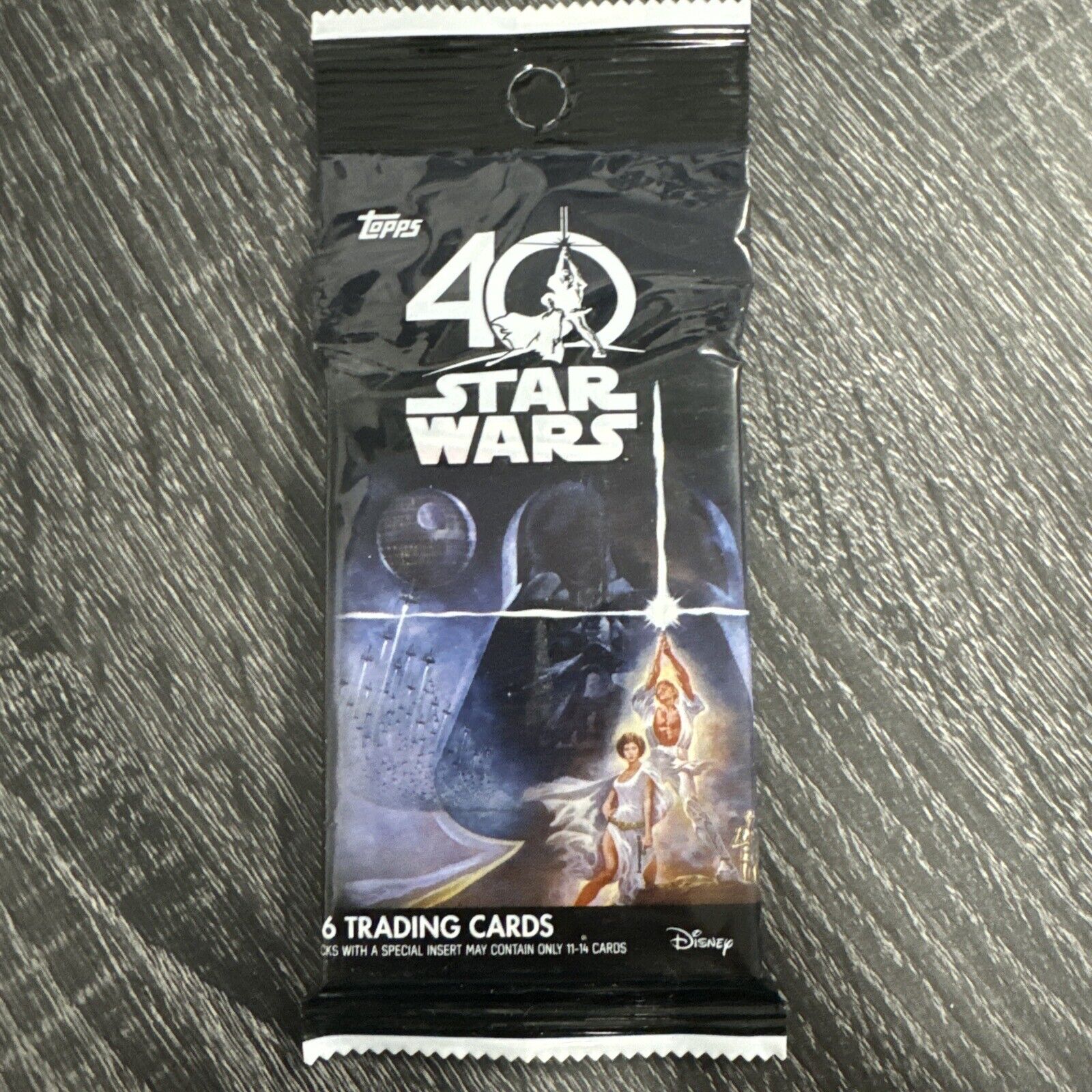2017 TOPPS STAR WARS 40TH ANNIVERSARY FACTORY SEALED VALUE PACK 16 CARDS