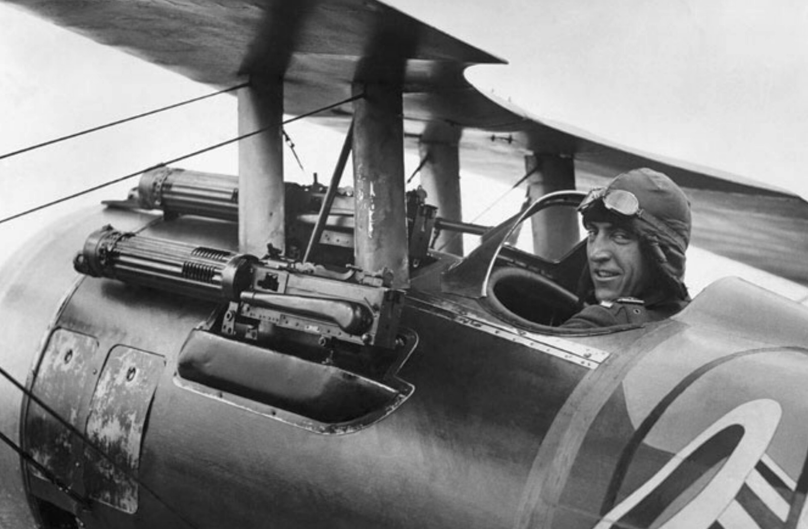 WW1 WWI Photo American Ace Eddie Rickenbacker in His Fighter World War One /5358