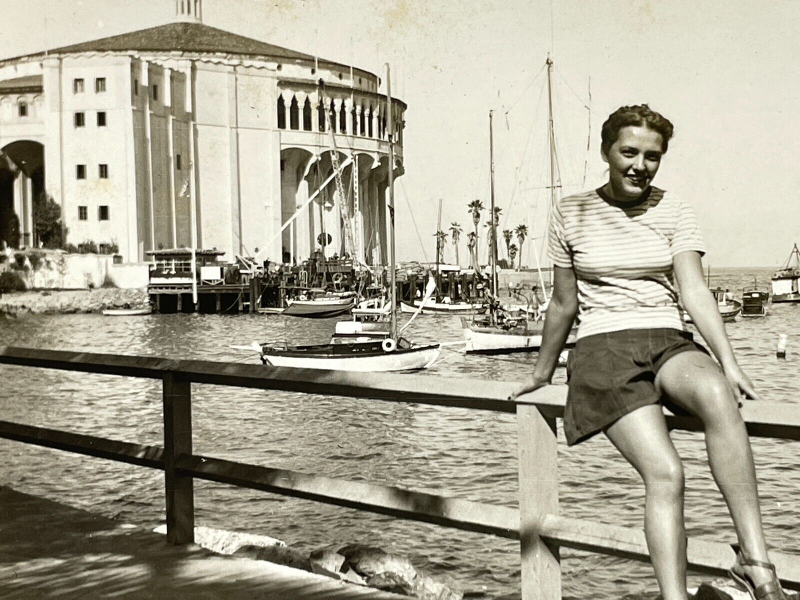 Ui Photograph Pretty Woman Lovely Lady Posing On Dock Catalina Casino 1940\'s 