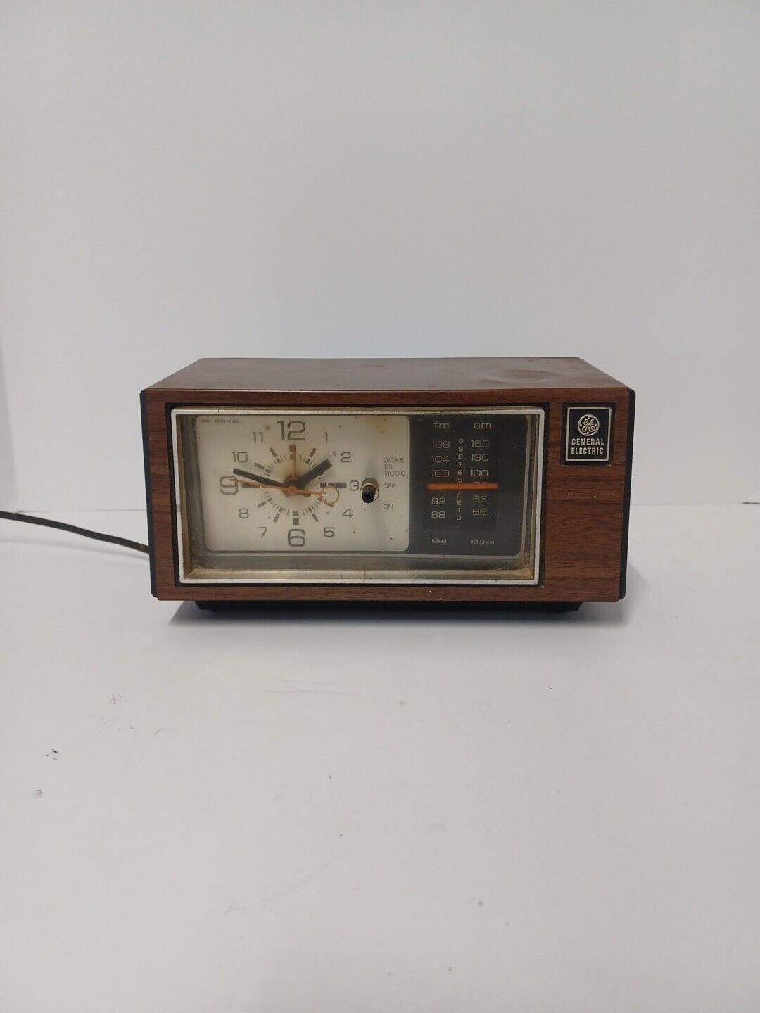 General Electric GE Alarm Clock AM/FM Radio Cracked Screen Model 7-4550C Works
