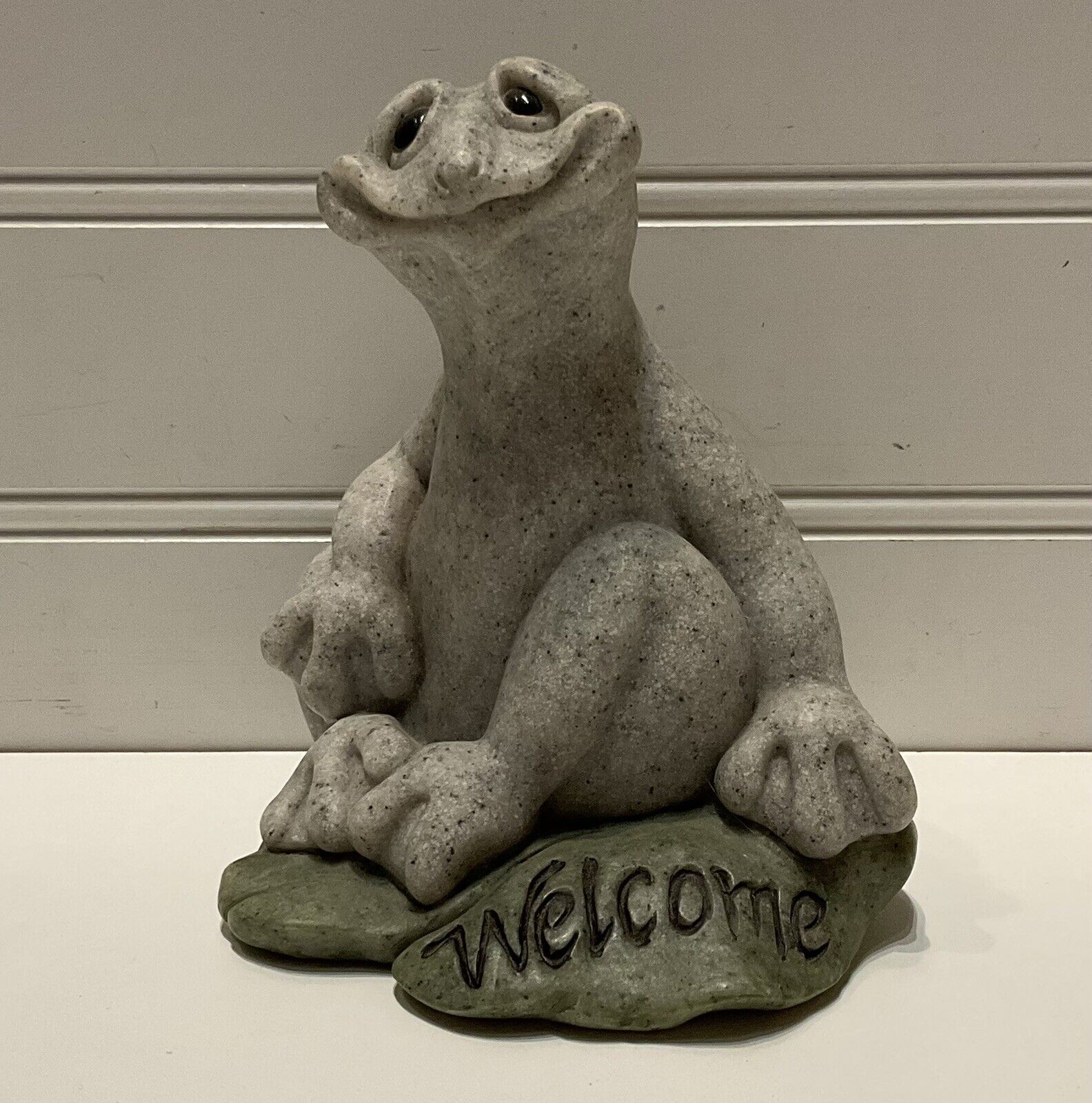 2005 Quarry Critters #45337 Frog Felix’s Welcome 5” Figurine
