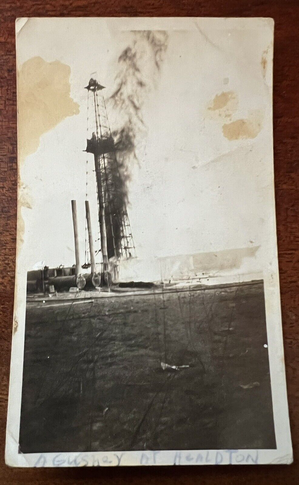 VTG c.1930s Snapshot Photo Gushing Oil Derrick Healdton Oklahoma OK Drilling