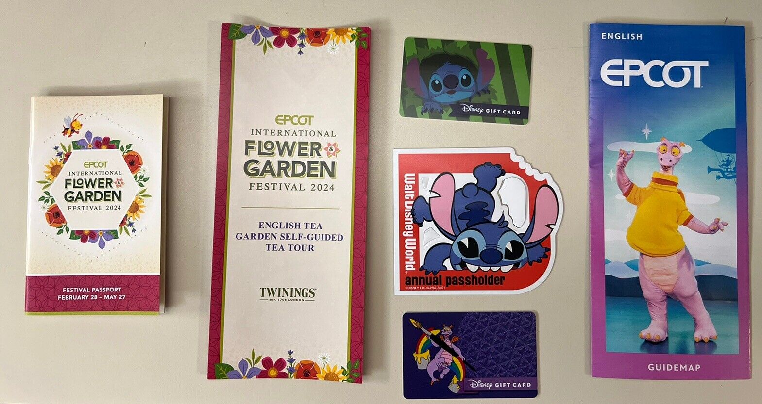2024 NEW/Walt Disney Annual Passholder Magnet featuring Stitch & GIFt Card