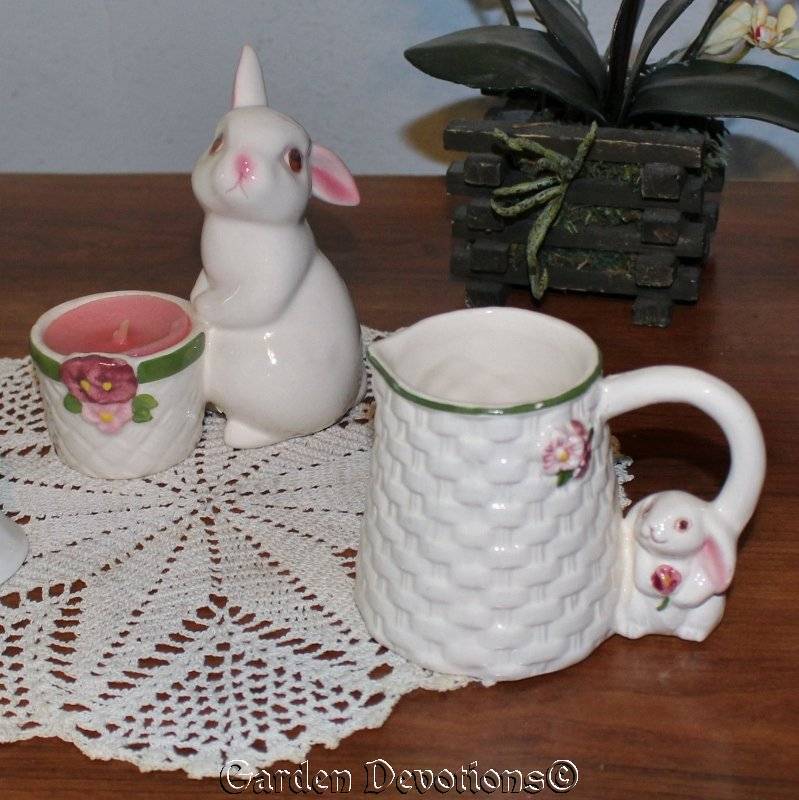 Adorable AVON BUNNY RABBIT CANDLE 1980 AND CREAMER PITCHER Nice