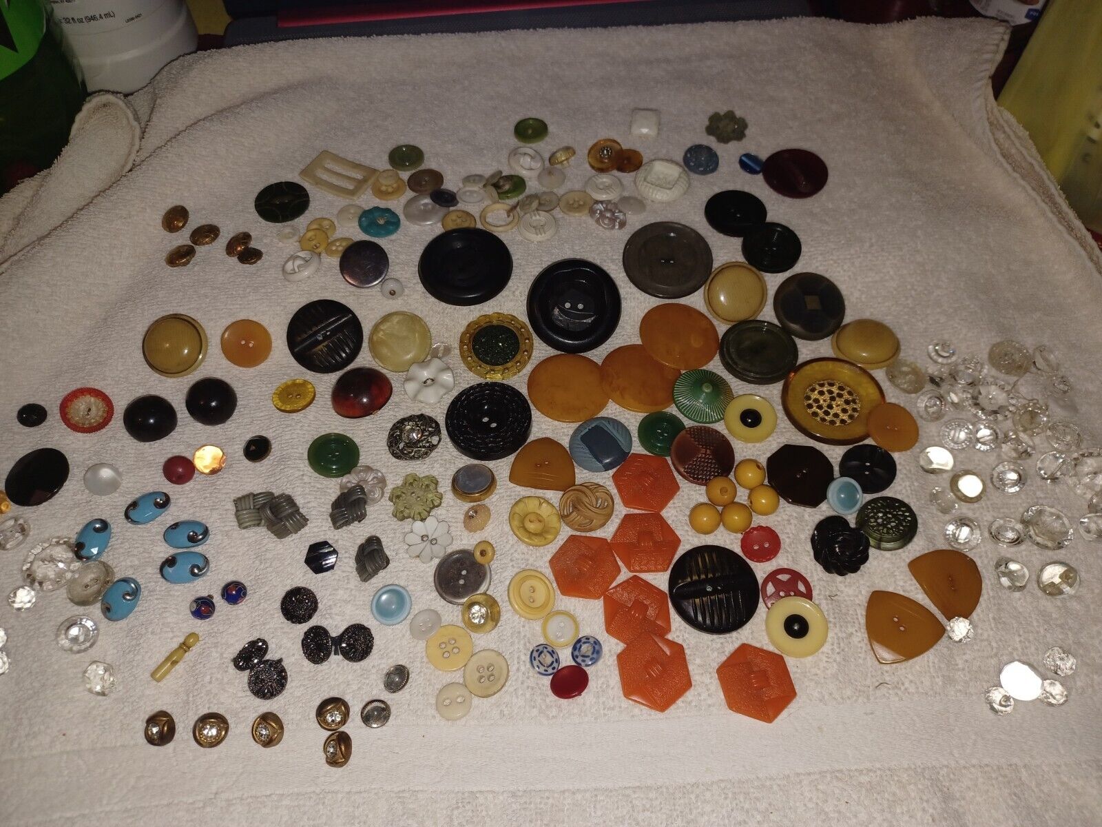Lot of Vintage Buttons 189 pc 59 glass China Celluloid Plastic Collectible