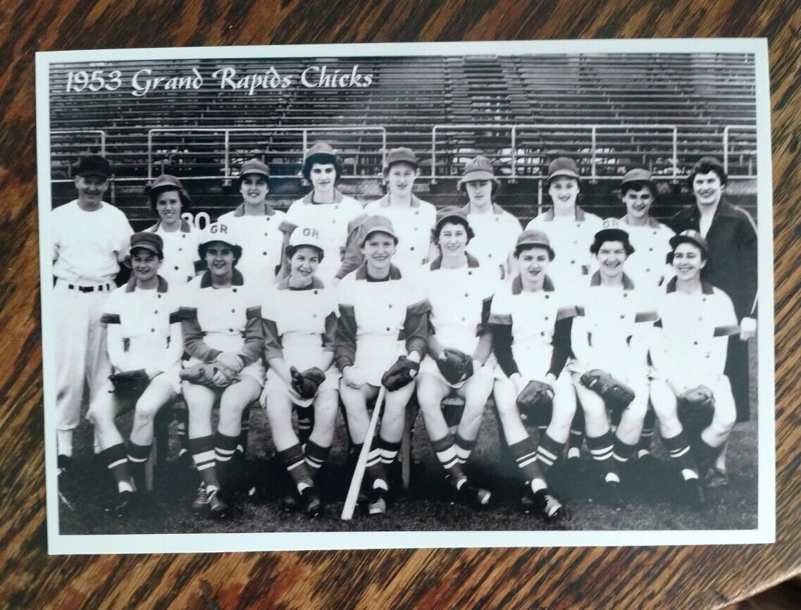 Baseball AAGPBL\'s Grand Rapids Chicks Team Pic 1954 Champions 5\