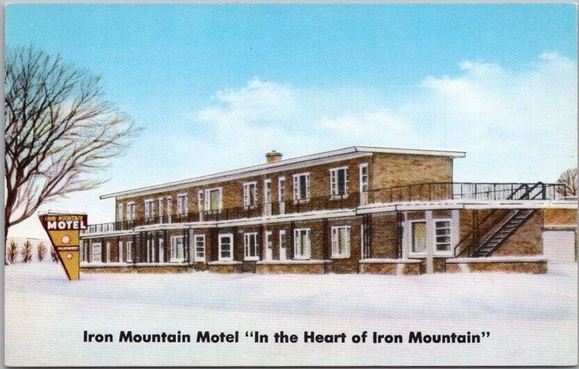 1950s Iron Mountain, Michigan Postcard IRON MOUNTAIN  MOTEL Roadside / Unused