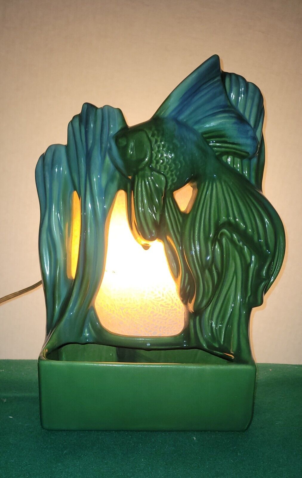 Royal Haeger MCM TV/Mantle/Desk Lamp Angelfish, Green Agate Glaze, EXC