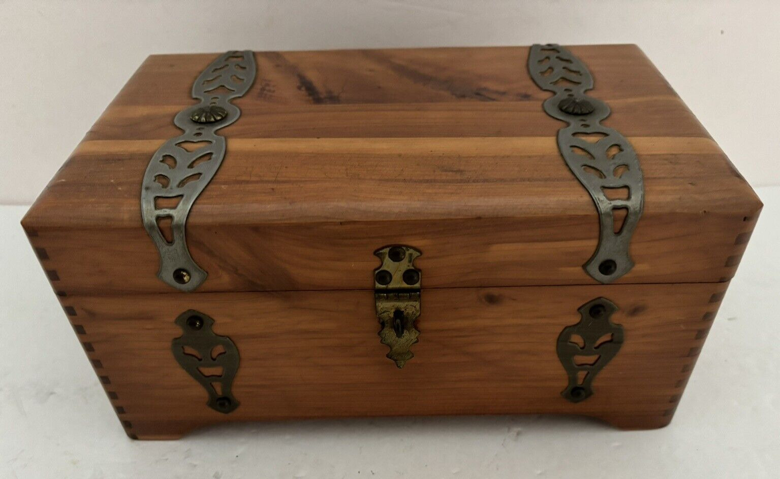 Vtg Wood Cedar Lined Jewelry/Treasure Chest/Trinket/Box w/Brass Hardware