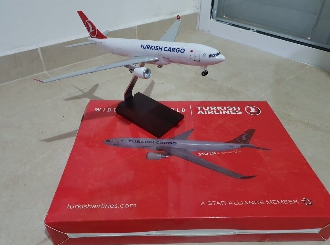 **SALE** Turkish Airlines Cargo - Airbus A330 1:200 Wood Stand