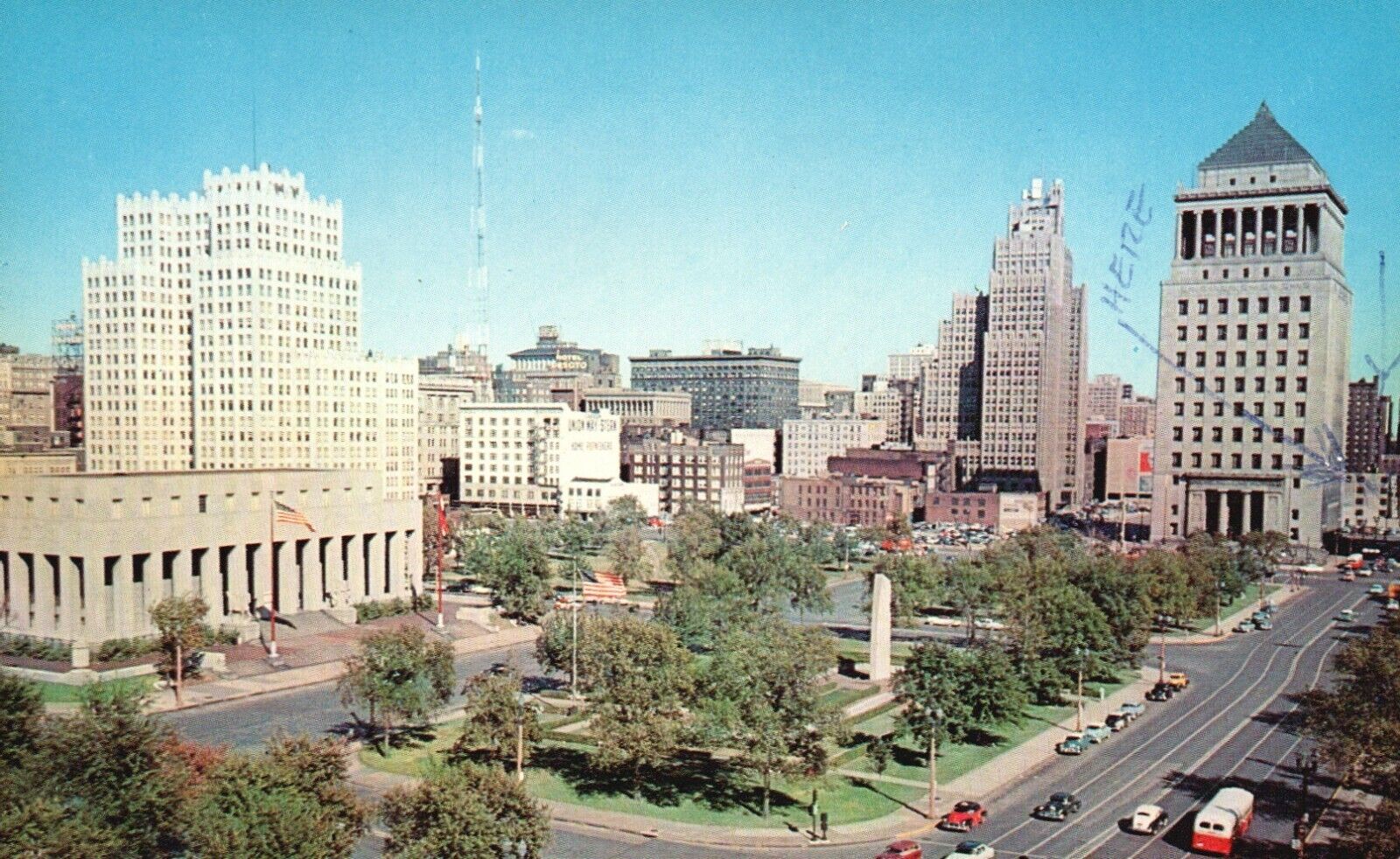 Postcard MO St Louis Missouri Downtown & Memorial Plaza Chrome Vintage PC G7970