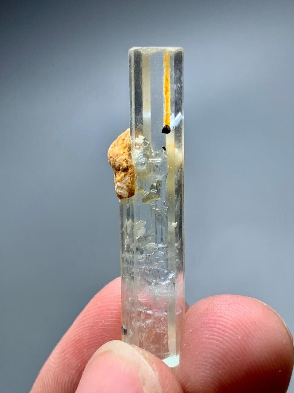 19 Carats Terminated Crystal Of Aquamarine Specimen From Skardu pakistan