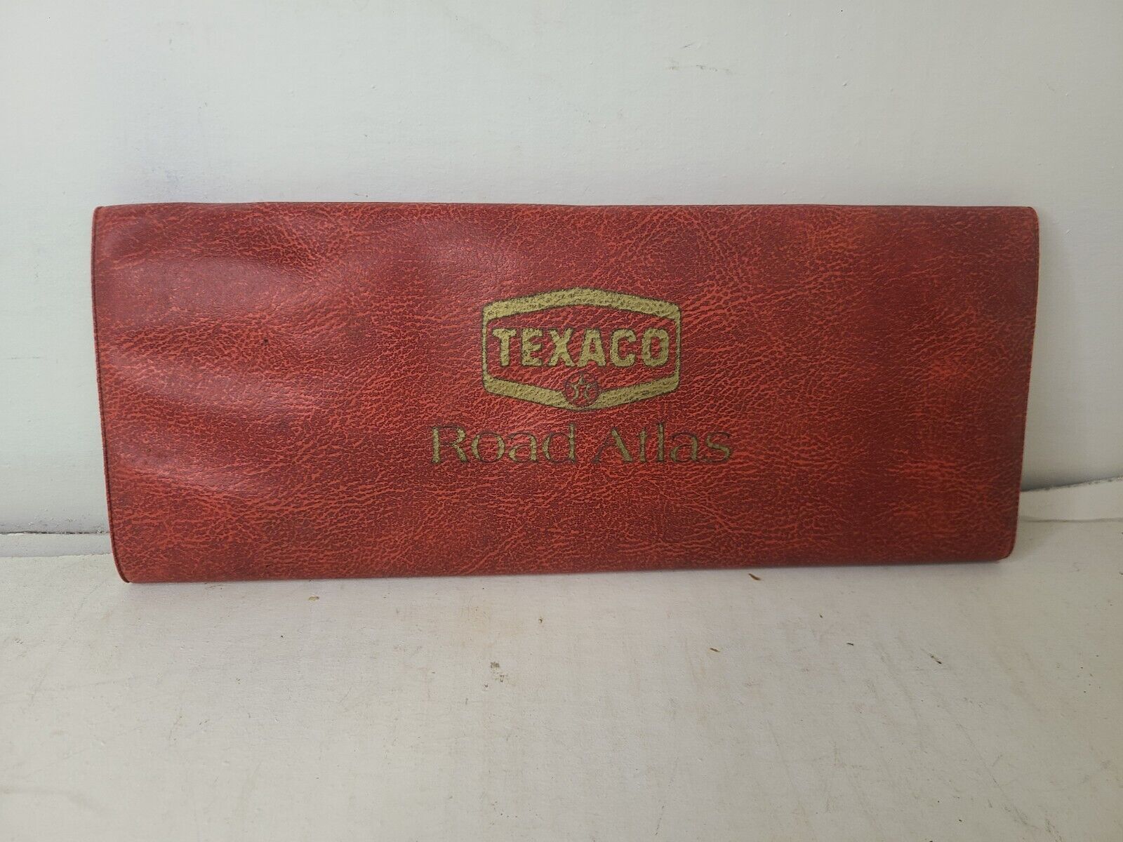 texaco road atlas 1974 red burgundy protector plastic great condition 