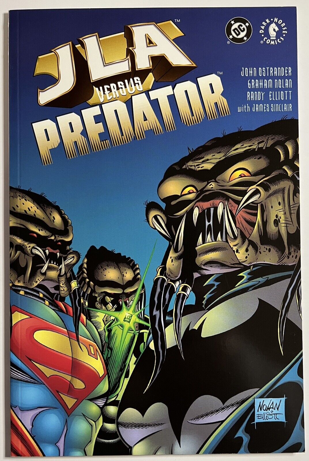 JLA Versus Predator 1 DC/Dark Horse 2001 Nolan Art Prestige Format