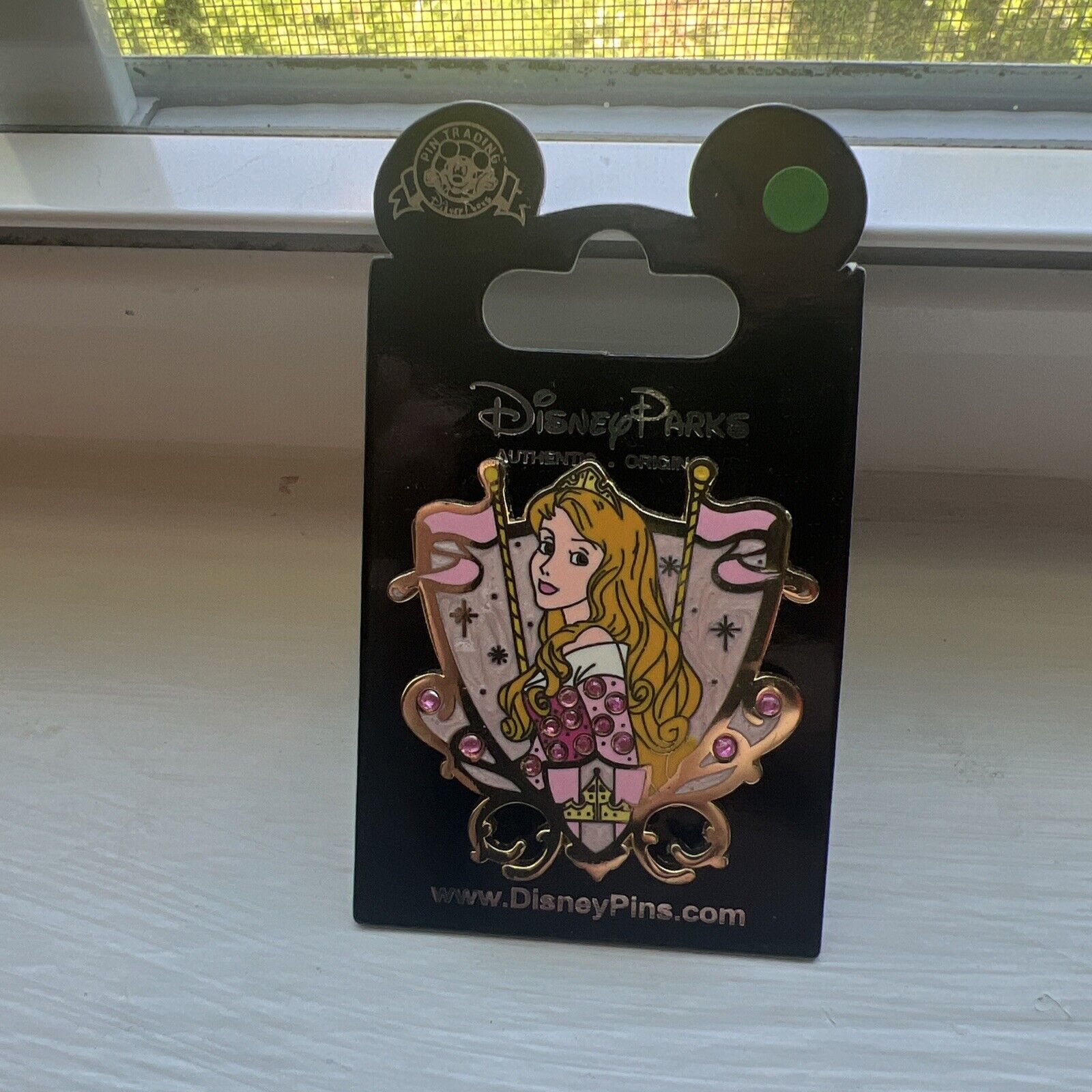 2016 Disney SHDR Princess Jeweled Crest Aurora Pin 