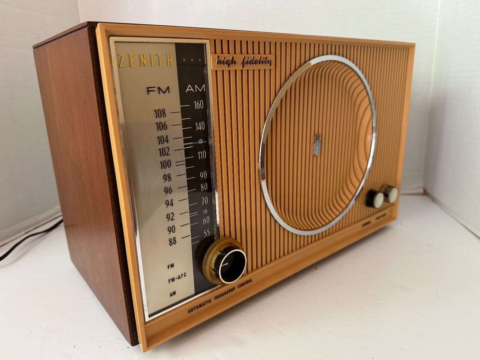 Zenith Bakelite / Wood C845 Tube Radio Amazing Minty Condition w Original Box