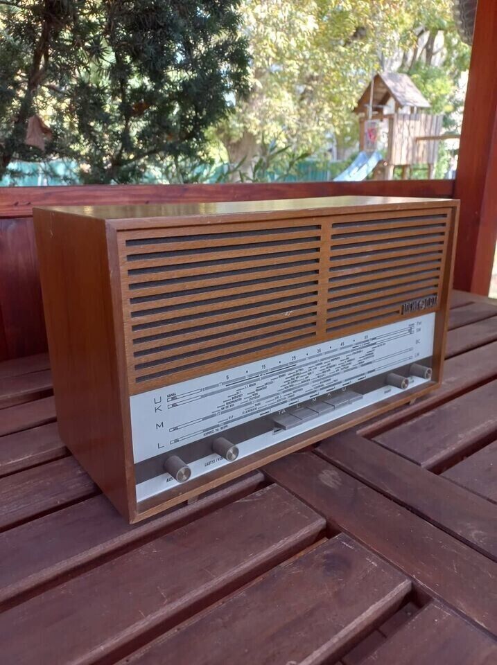 Loewe Opta Junior vintage tube radio