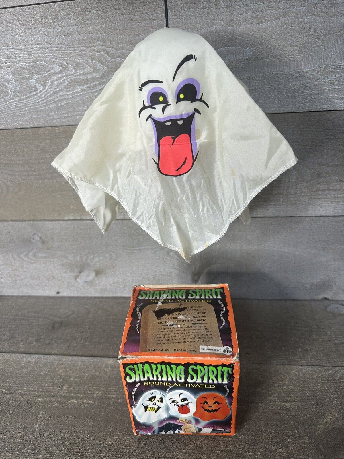 Vintage Shaking Spirit Ghost Sound Activated Halloween Z-65 Hangs Sunshine City