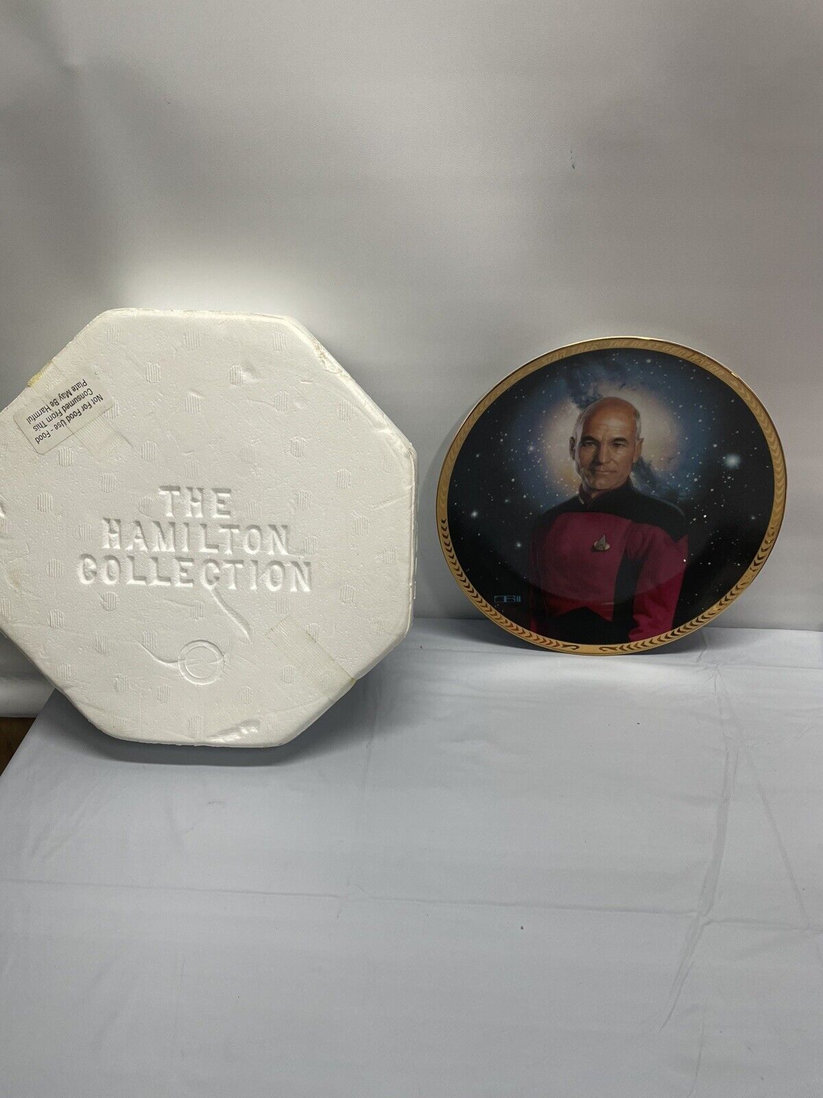 The Hamiltion Collection Star Trek Captain Jean- Luc Picard Plate