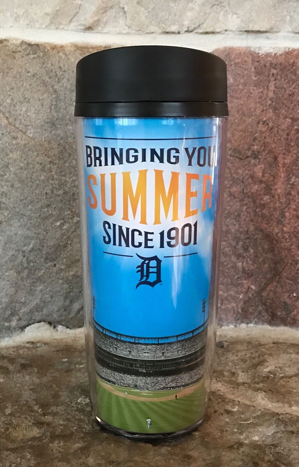 Brand New  Detroit Tigers Hot Cold 18 oz.  Plastic Tumbler / Cup 