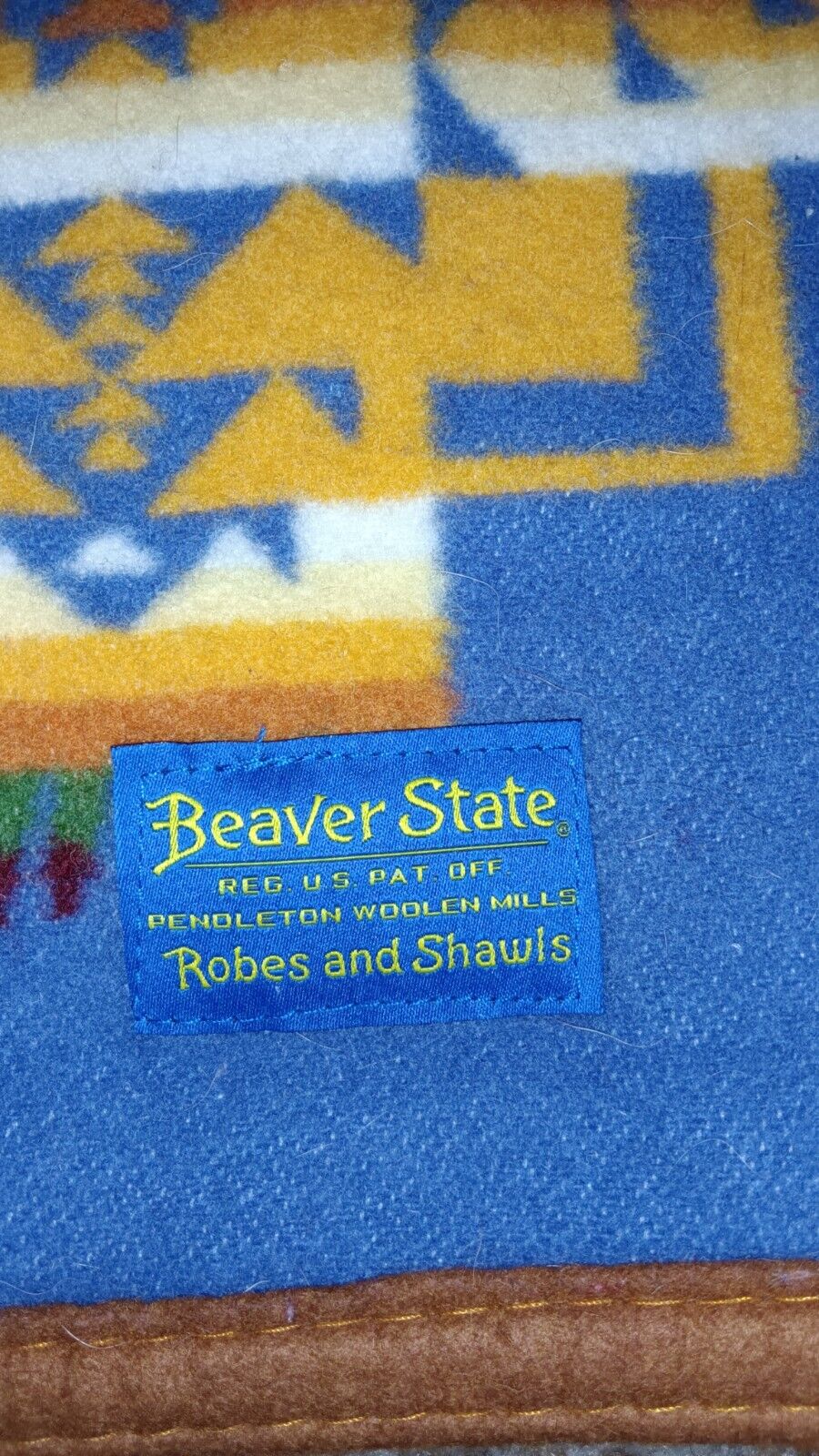 PENDLETON BEAVER STATE ROBES AND SHAWLS 32' X 42' LAP/ CRIB BLANKET