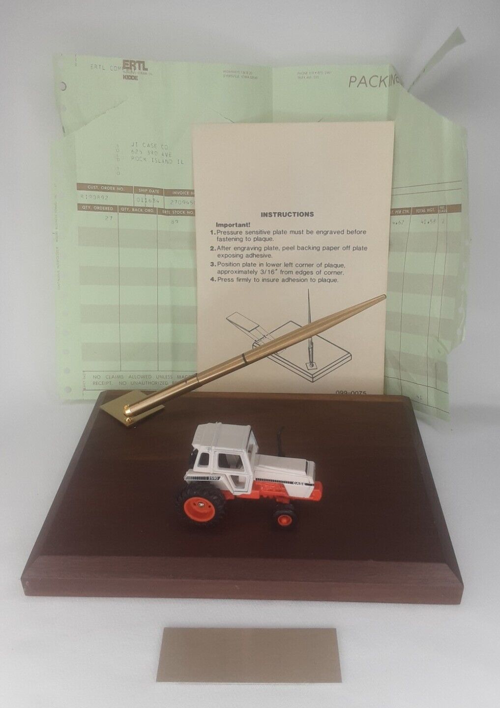Ertl Desk Pen Set Case 2590 Tractor On Wood Base With Box Receipt Ag Memorabilia