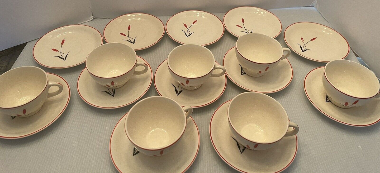 19pc Universal Pottery SEARS & ROEBUCK CATTAIL CUPS & SAUCERS