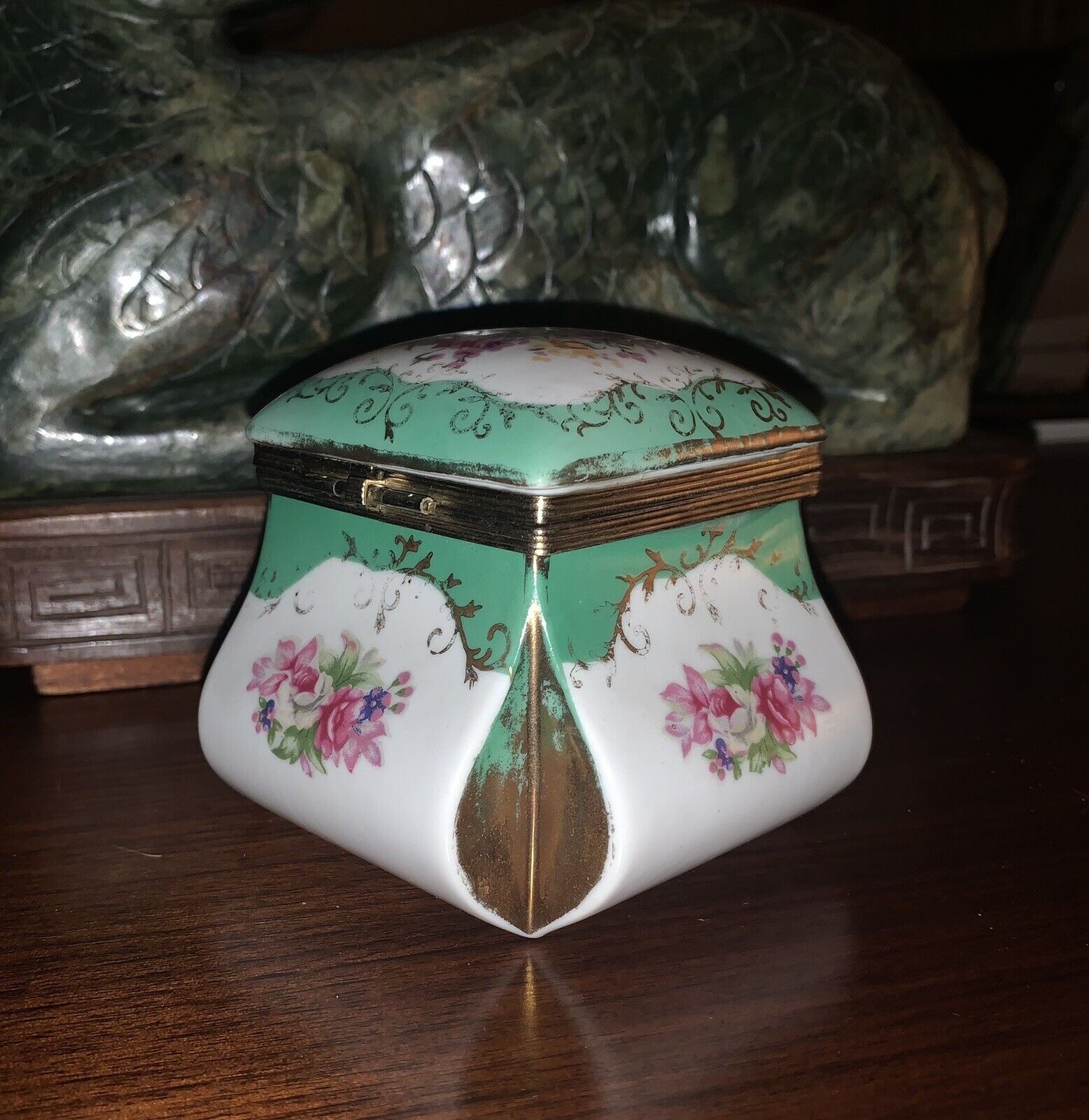GORGEOUS NOUVEAU HAND PAINTED PORCELAIN JEWELRY BOX HINGED FLORAL GREEN 3.5”x4”