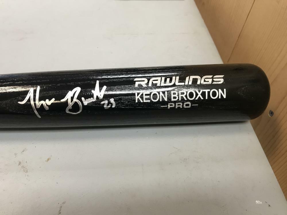 KEON BROXTON BALTIMORE ORIOLES SIGNED ENGRAVED BLACK RAWLINGS BAT JSA WP498555